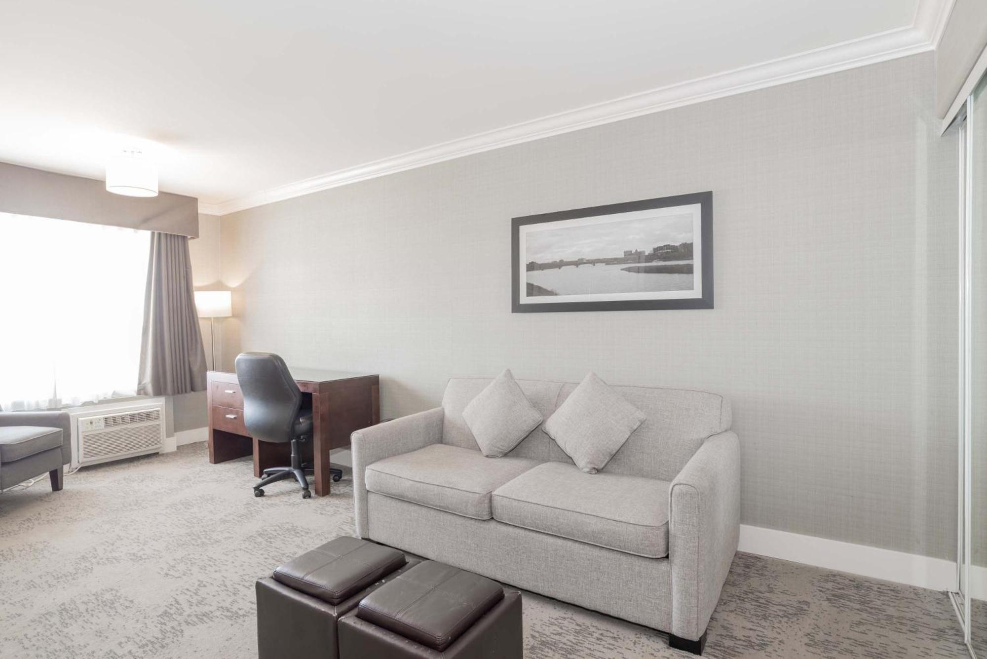 Sandman Hotel Saskatoon Extérieur photo
