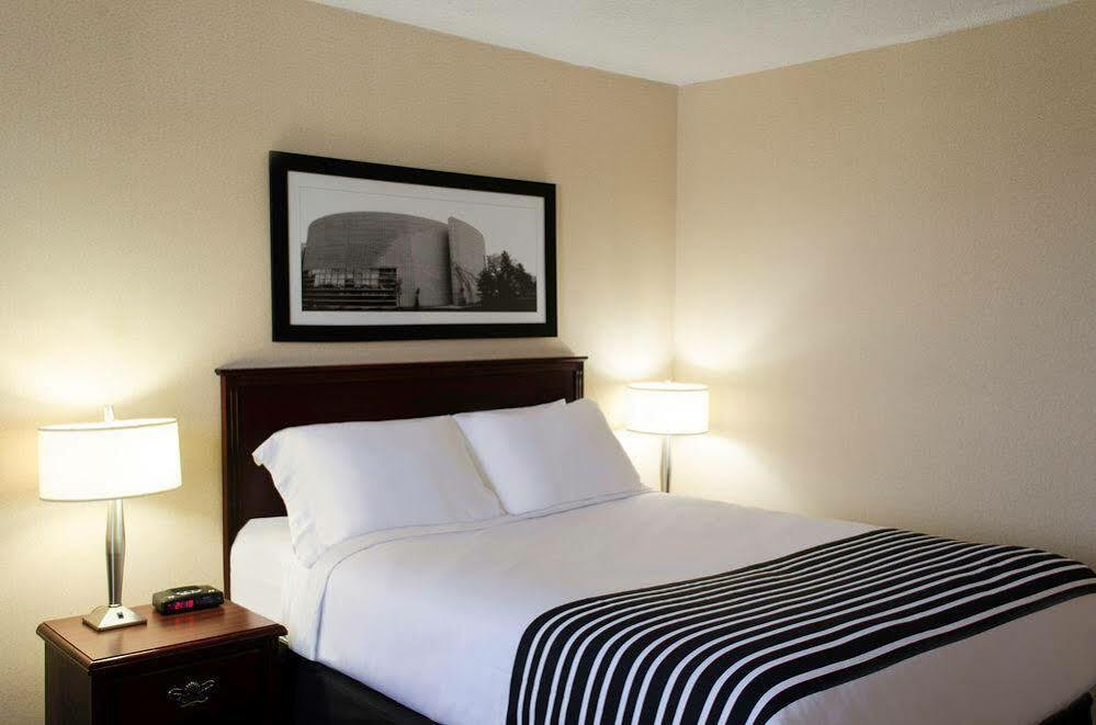 Sandman Hotel Saskatoon Extérieur photo