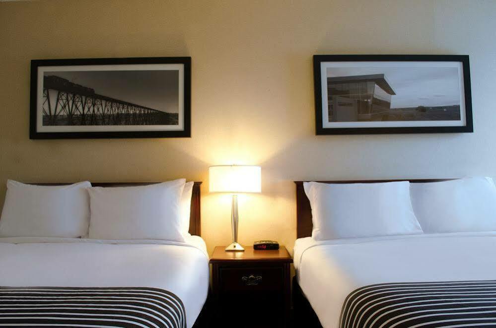 Sandman Hotel Saskatoon Extérieur photo